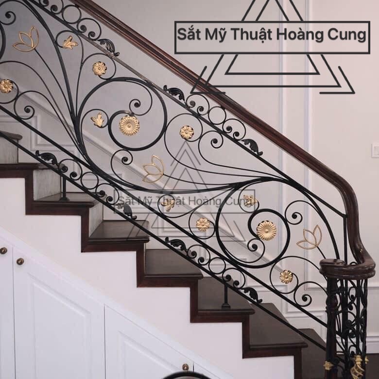 Cầu thang sắt nghệ thuật tại Hưng Yên