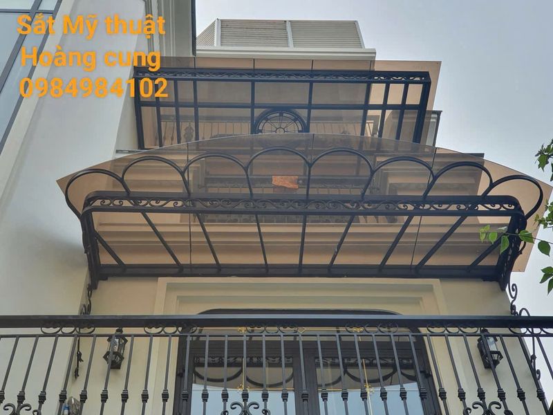 Mái nhựa màu trà vinhome Sài Đồng